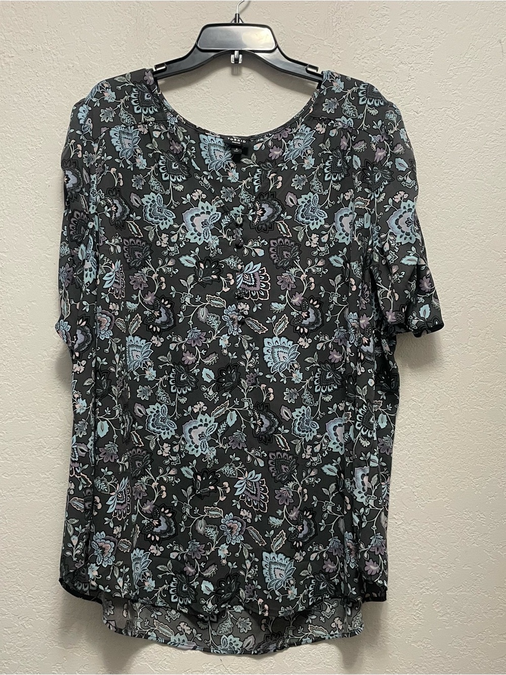 Torrid Harper Georgette Ruched Short Sleeve Blouse Bloomin Floral Grey Size 4X